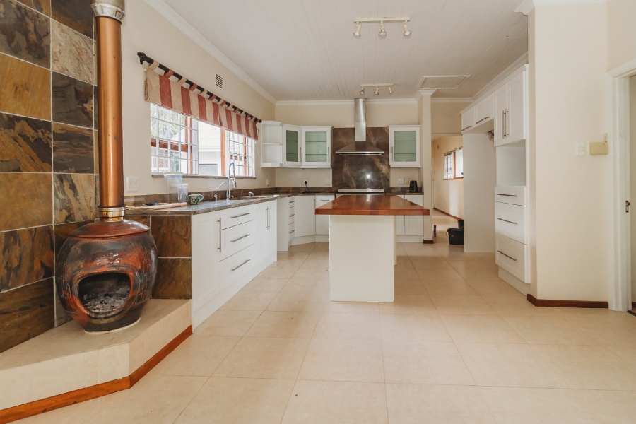 4 Bedroom Property for Sale in Heatherlands Western Cape